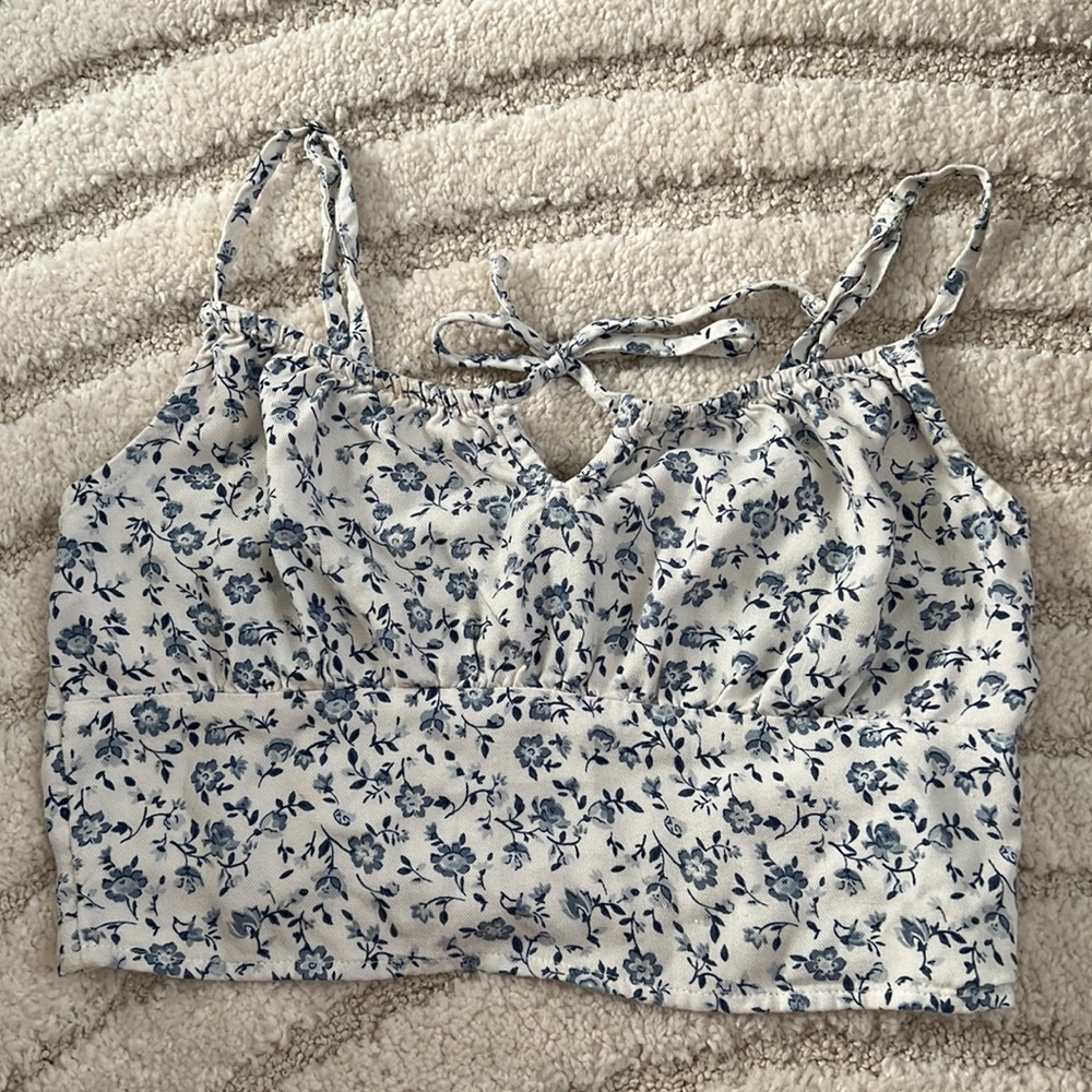 blue floral hollister top